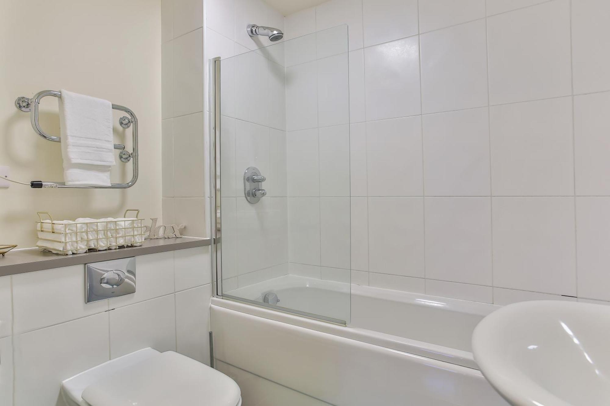 Skyview Apartment By Noknokstay - City Centre With Parking - Group, Family, Business Sheffield Eksteriør billede