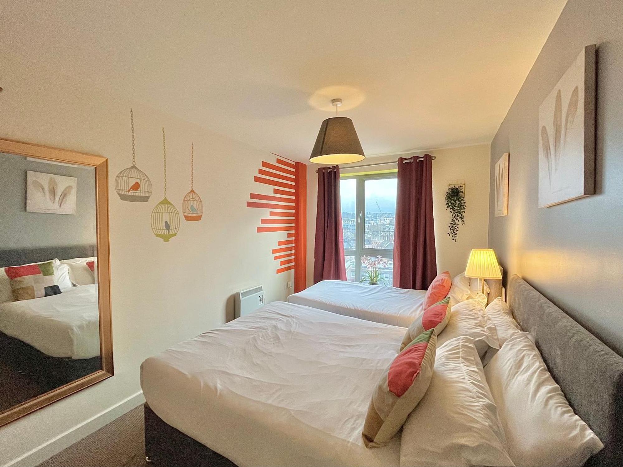 Skyview Apartment By Noknokstay - City Centre With Parking - Group, Family, Business Sheffield Eksteriør billede
