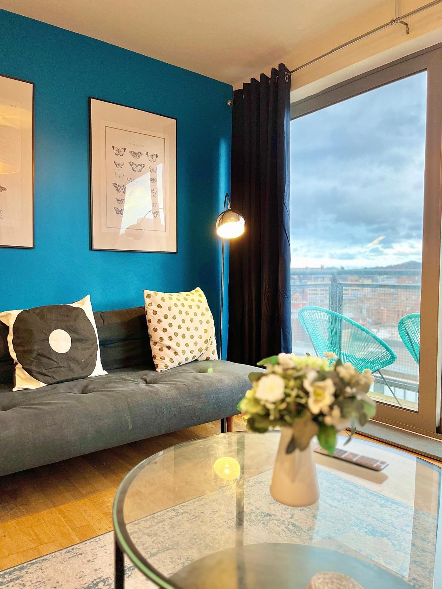 Skyview Apartment By Noknokstay - City Centre With Parking - Group, Family, Business Sheffield Eksteriør billede