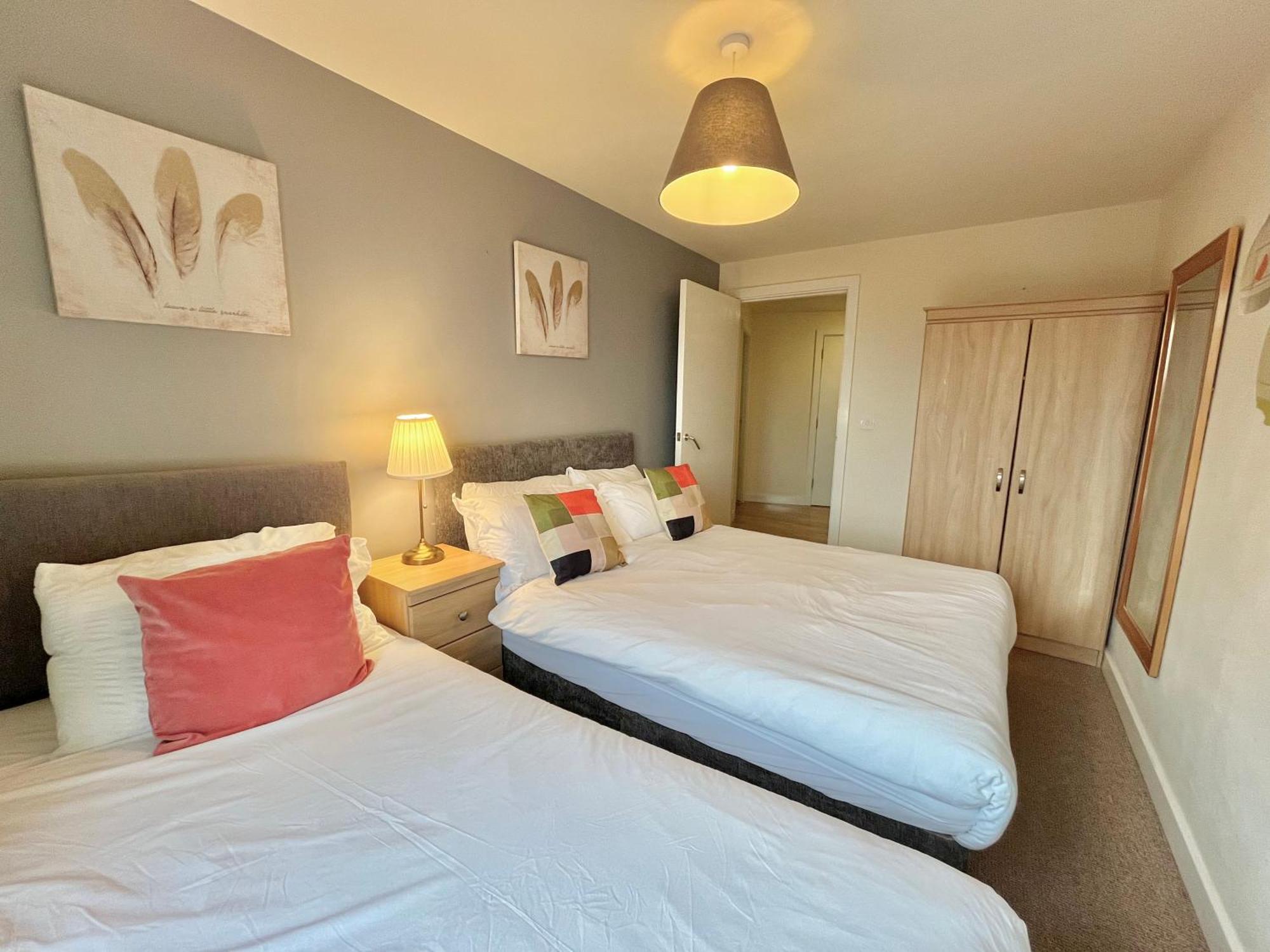 Skyview Apartment By Noknokstay - City Centre With Parking - Group, Family, Business Sheffield Eksteriør billede