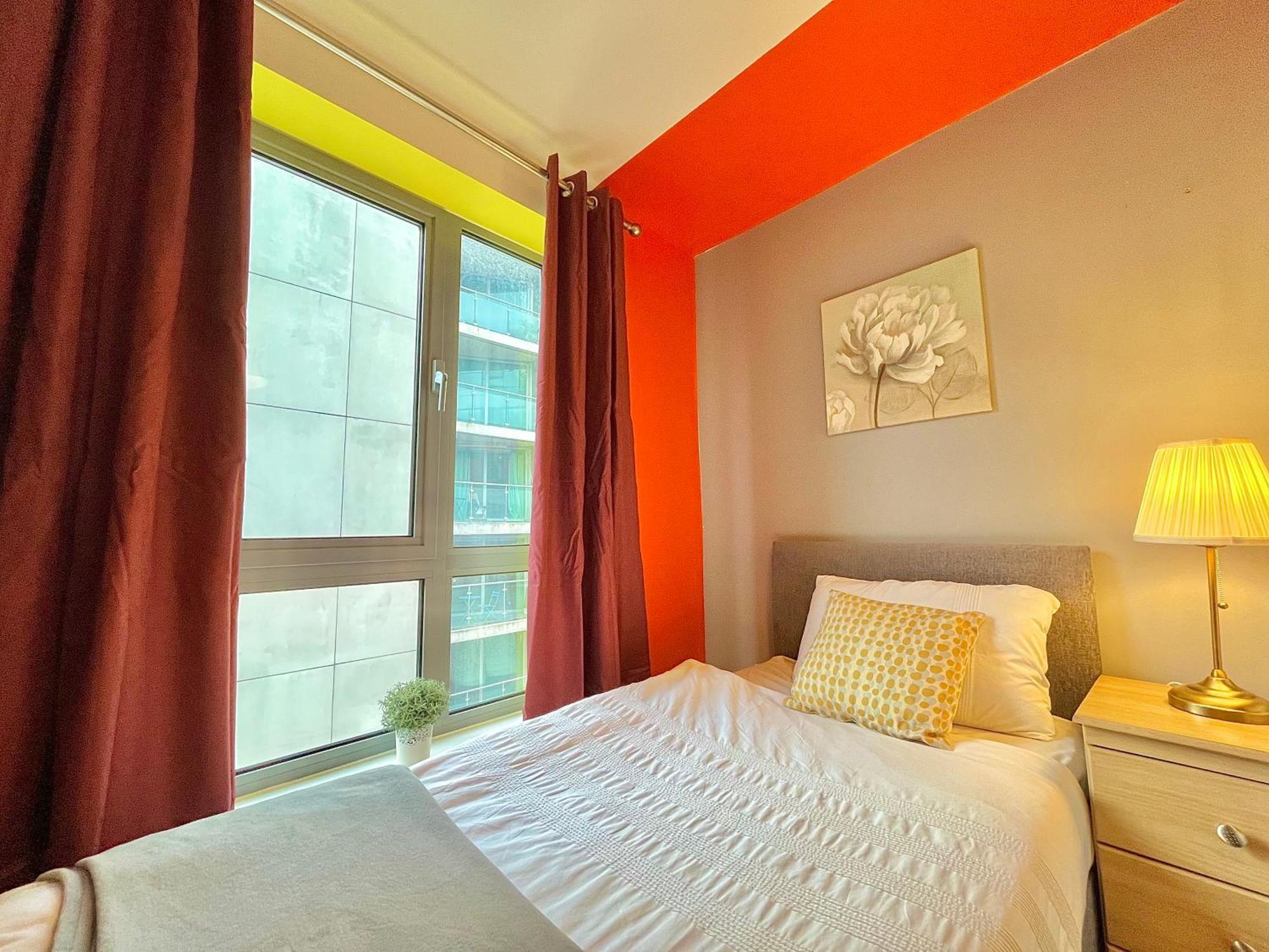 Skyview Apartment By Noknokstay - City Centre With Parking - Group, Family, Business Sheffield Eksteriør billede